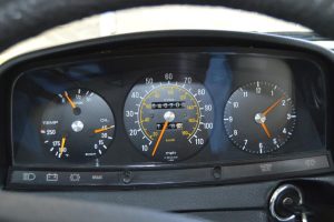 Αυτή τη Mercedes 300D του 1977 θα τη ζηλέψετε!