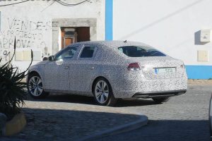 Πρώτη εμφάνιση της νέας Skoda Superb πριν την πρεμιέρα