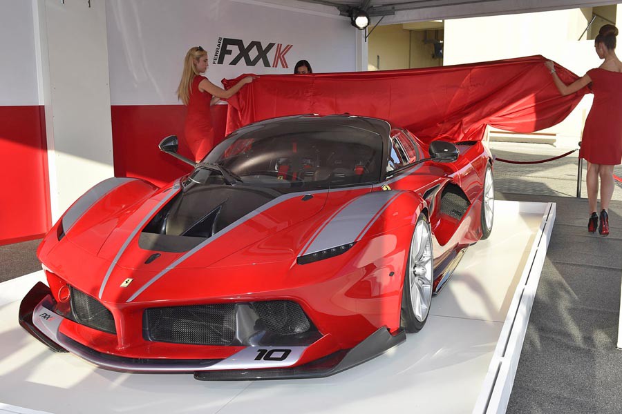 Με τιμή από… $2,7 εκ. η Ferrari FXX K και έκανε sold out!