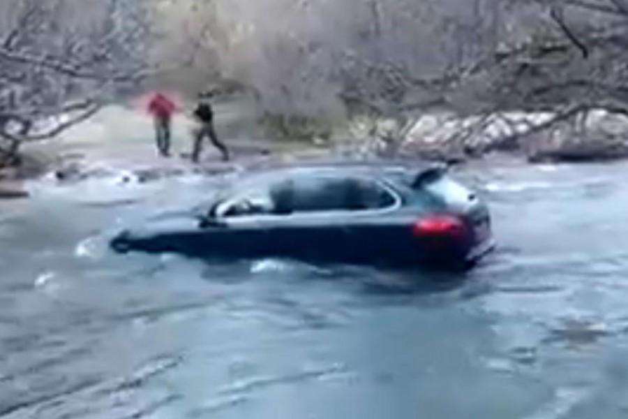 Ίσως ο πιο ανόητος οδηγός με Porsche Cayenne (video)