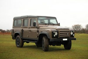 Land Rover Defender με κινητήρα 550HP από Corvette! (+video)