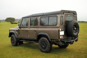 Land Rover Defender με κινητήρα 550HP από Corvette! (+video)