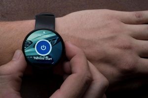 Hyundai smartwatch με αναγνώριση φωνής για εξ αποστάσεως λειτουργίες!