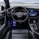 Νέο VW Golf R Touch με υψηλής τεχνολογίας εσωτερικό