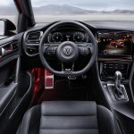 Νέο VW Golf R Touch με υψηλής τεχνολογίας εσωτερικό
