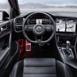 Νέο VW Golf R Touch με υψηλής τεχνολογίας εσωτερικό