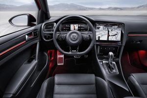 Νέο VW Golf R Touch με υψηλής τεχνολογίας εσωτερικό