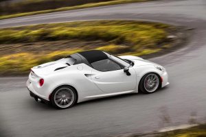 Νέα πιο «αεράτη» Alfa Romeo 4C Spider με αφαιρούμενη οροφή