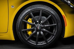 Νέα πιο «αεράτη» Alfa Romeo 4C Spider με αφαιρούμενη οροφή