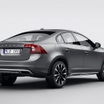 Νέο Volvo S60 Cross Country είναι το πρώτο σεντάν crossover!