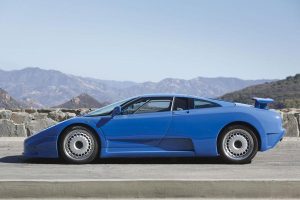 Σε δημοπρασία σπάνια Bugatti EB110 GT του ’93 με 8.000 χλμ.!