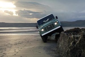 Τρεις νέες τελικές εκδόσεις Land Rover Defender (+video)