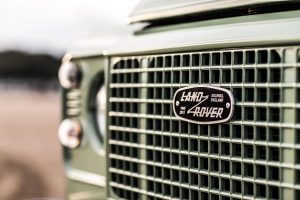 Τρεις νέες τελικές εκδόσεις Land Rover Defender (+video)