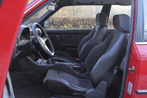 BMW 323i E30 του 1985 έχει διανύσει μόλις 247 χιλιόμετρα!