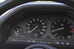 BMW 323i E30 του 1985 έχει διανύσει μόλις 247 χιλιόμετρα!