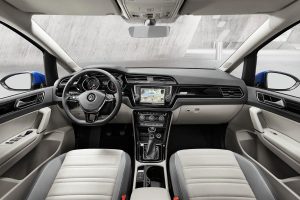 Νέο Volkswagen Touran με κινητήρες από 1.2 TSI και 1.6 TDI