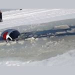 Βουτιά Audi Q7 με 3 επιβάτες σε παγωμένη λίμνη