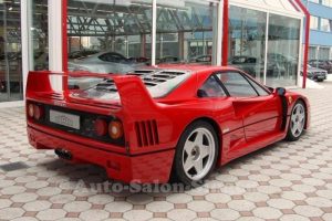 Ferrari F40 του 1989 με 5.900 χλμ. έναντι 1.145.000 ευρώ!