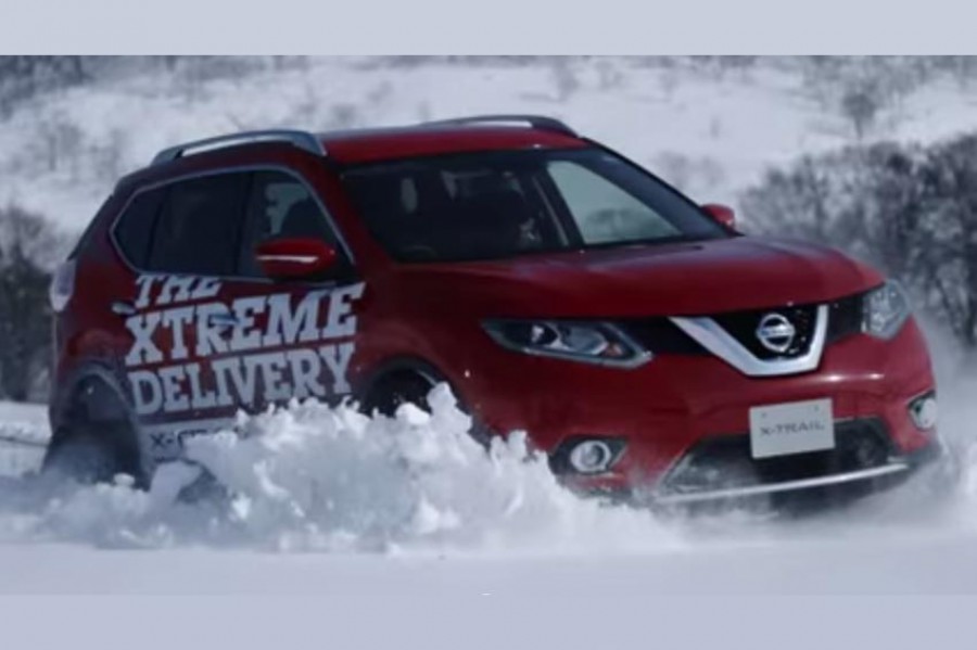 Διανομή πίτσας με ερπυστριοφόρο Nissan X-Trail! (video)