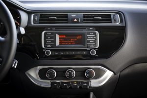 Ανανεωμένο Kia Rio Sedan με αλλαγές μέσα – έξω