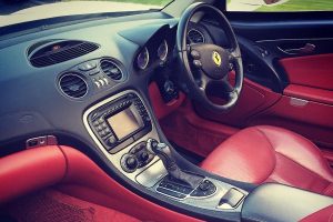 Mercedes μεταλλάχτηκε σε Ferrari και πωλείται 55.000 ευρώ!