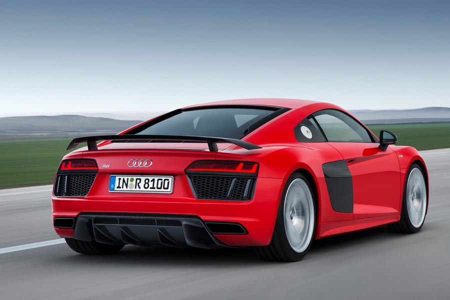 Οι 610 ίπποι του νέου Audi R8 καλπάζουν στην πίστα! (video)