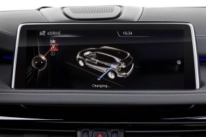 Νέα BMW X5 xDrive40e 2.0T 313 PS με 3,3 λτ. κατανάλωση!