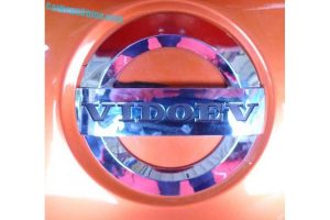 Κινέζοι κατασκεύασαν κλώνο του VW Beetle με 5 πόρτες!