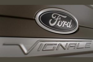 Νέο πολυτελές Ford Vignale Mondeo χειροποίητης παραγωγής