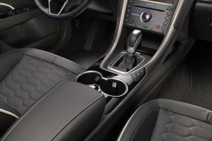 Νέο πολυτελές Ford Vignale Mondeo χειροποίητης παραγωγής