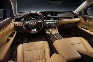 Ανανεωμένο Lexus ES και για πρώτη φορά με 2λιτρο κινητήρα
