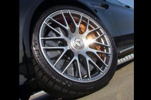 Mercedes-AMG C 63 με 611 ίππους και 328 χλμ. τελικής!