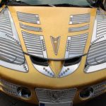 3.400.000 ευρώ πωλείται η πιο κιτς χρυσή Pontiac Trans-Am!