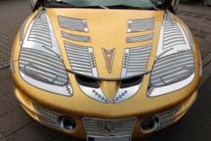 3.400.000 ευρώ πωλείται η πιο κιτς χρυσή Pontiac Trans-Am!