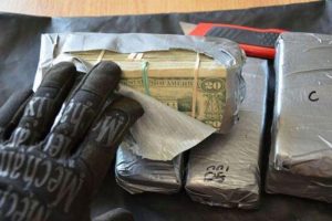 Χιλιάδες δολάρια είχαν κρυφτεί σε μεταχειρισμένο αυτοκίνητο!