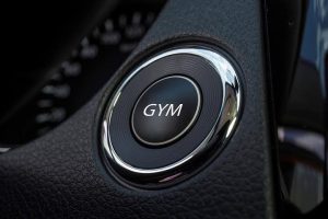 Καινοτομία Nissan GYM για γυμναστική εντός του αυτοκινήτου!