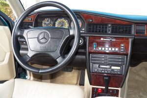 Μεταχειρισμένη Mercedes 190E του 1993 είναι σαν καινούργια!