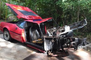 BMW M1 τρακαρισμένη από το 1985 πωλήθηκε 125.000 δολάρια!