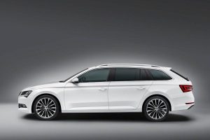 Νέα Skoda Superb Combi με τεράστιο χώρο αποσκευών