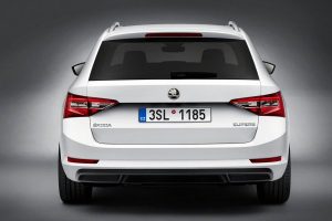 Νέα Skoda Superb Combi με τεράστιο χώρο αποσκευών