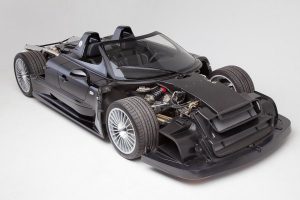 Σπάνια Mercedes CLK GTR Roadster του 1999 με 6 χιλιόμετρα!
