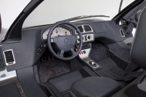 Σπάνια Mercedes CLK GTR Roadster του 1999 με 6 χιλιόμετρα!