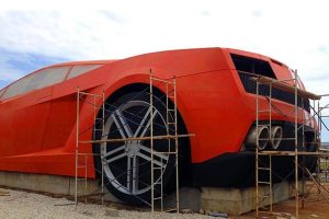 Μια γιγάντια Lamborghini Gallardo για τον Γκιούλιβερ!