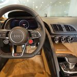 Audi R8 V10 με χρώμα Αβάνας από μέσα και Σαντορίνης απ’έξω