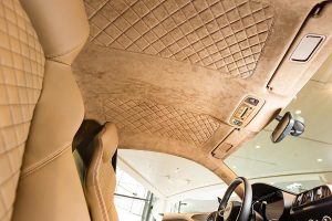 Audi R8 V10 με χρώμα Αβάνας από μέσα και Σαντορίνης απ’έξω