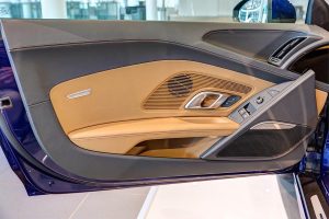 Audi R8 V10 με χρώμα Αβάνας από μέσα και Σαντορίνης απ’έξω