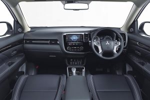 Ανανεωμένο Mitsubishi Outlander PHEV με 4,9 λτ. κατανάλωση