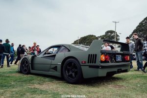 Ferrari F40 «ντύθηκε» στα χακί και βγήκε για… περίπολο