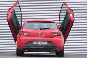 Βελτιωμένο SEAT Leon FR SC με πόρτες τύπου Lamborghini
