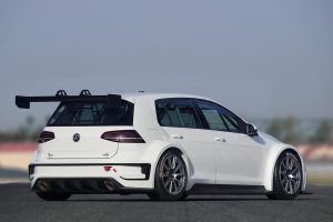 Νέο αγωνιστικό VW Golf 330 hp βασισμένο σε Golf παραγωγής